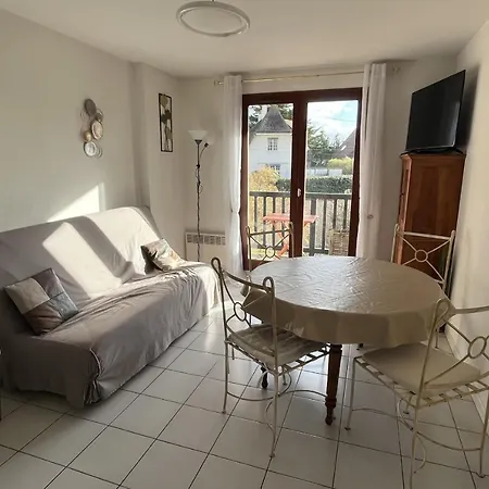 Pretty Norman Nest 2 Steps From The Sea Ouistreham